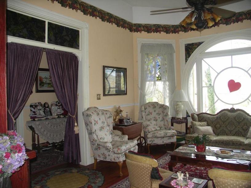 Robin'S Nest Bed & Breakfast San Andreas Екстериор снимка